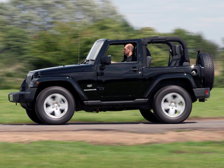  Jeep Wrangler 70th Anniversary Edition 2011 года  (UK) (фото 9 из 13)